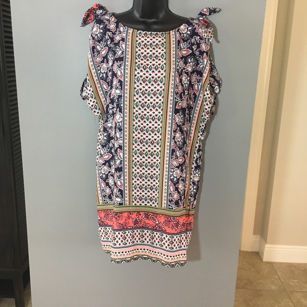 Peek-a-boo Sleeve Casual Dress